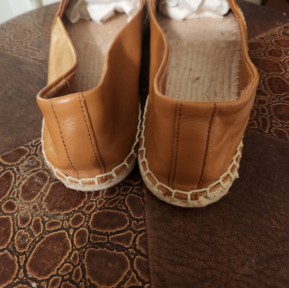 Stunning tory burch flats - Picture 5 of 8